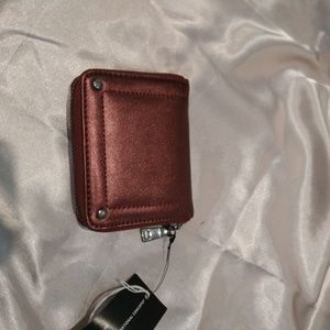 INC INTERNATIONAL CONCEPTS MARNEY SMALL ZIP-AROUND